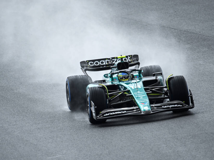 Fernando Alonso sous la pluie à Zandvoort dans son Aston Martin